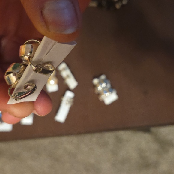 Vintage Clip On Earrings - Picture 7 of 10